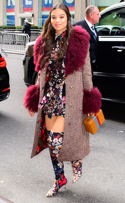 ESC: Hailee Steinfeld, Best Dressed